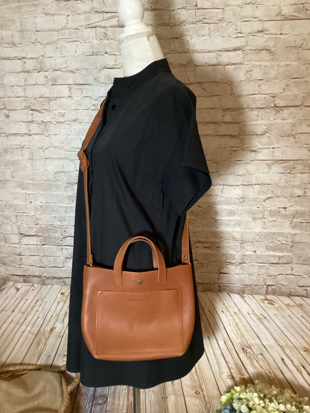 Portland Leather Goods “Almost Perfect Mini crossbody tote purse - Picture 4 of 8